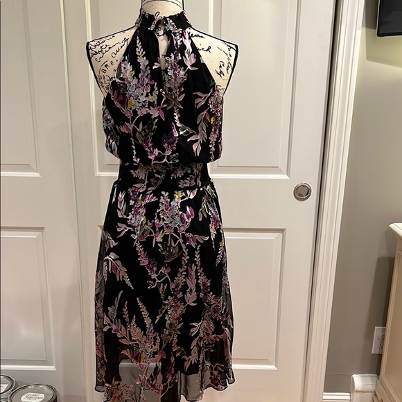 Elegant Black Floral Halter Dress - Picture 2 of 4